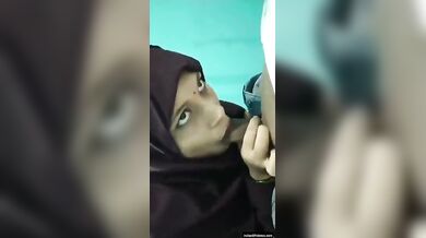 नूरजहां भाभी ने देवर को अपनी चूत चाटने को बोला