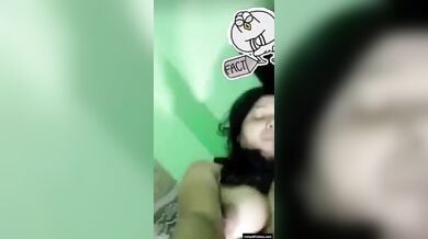 कामुक भाभी ने कहराहते हुए की चुत मे ऊँगली