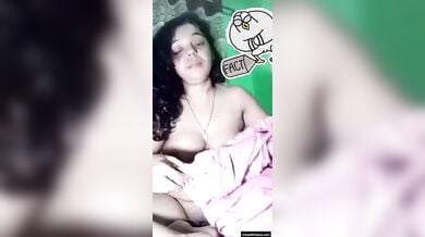 कामुक भाभी ने कहराहते हुए की चुत मे ऊँगली