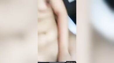 हॉट लड़की ने की चूत में उंगली, लिया खीरे का सहारा