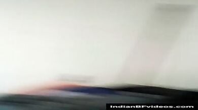 बडे गांड वाली रंडी को लंड चूसाके चोदत्ते हुए देसी मजदूर