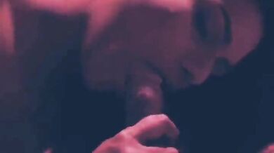 बॉयफ्रेंड की अंडरवियर उतारकर गर्लफ्रेंड ने चूसा लंड का लॉलीपॉप