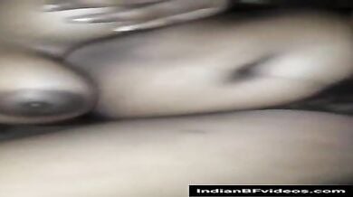 झाँटो बाली चुत मे ऊँगली कर बनया फिंगरिंग वीडियो