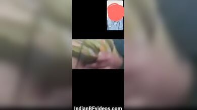 नेपाली भाभी वीडियोकॉल मे अपने बडे स्तन और चिकनी चुत दिखा रही है