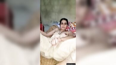 सिगरेट पिने वाली गाँव की रंडी लड़की