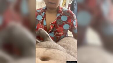 हॉट लड़की ने चाटके चूसा अपने बॉयफ्रेंड का लंड