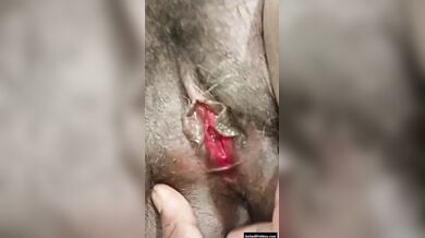 साउथ की बडे बूब्स वाली रंडी भाभी की गुलाबी चुत
