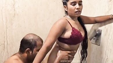 बीवी के रूप में हॉट लड़की मिली तो पति ने उसका जिस्म चाट डाला