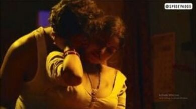 पति को हटाकर दोस्त ने किया उसकी बीवी से रोमांस