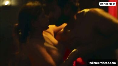 पति को हटाकर दोस्त ने किया उसकी बीवी से रोमांस