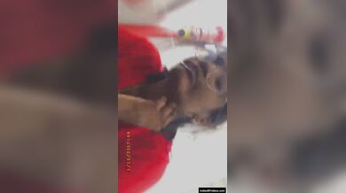 चश्मिश लड़की ने अपने टीचर के बडे लंड को दिया स्लॉप्पी ब्लोजॉब