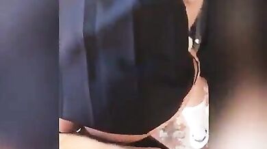 कॉलेज के पीछे दिल्ली वाली स्टूडेंट की स्कर्ट ऊपर उठाकर की चुदाई