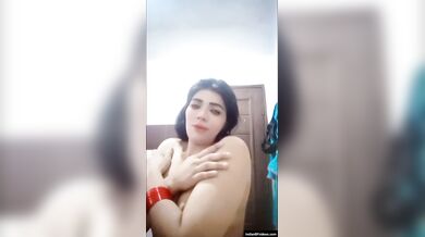 पाकिस्तानी असंतुष्ट सुन्दर भाभी का न्यूड वीडियो