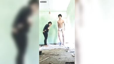 खाली पड़े घर में कॉलेज लवर्स ने किया चुदाई का कांड!