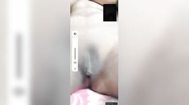 वीडियो कॉल पर गर्लफ्रेंड ने दिखाएं बूब्स और चूत