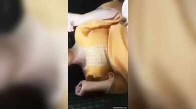 सुन्दर पाकिस्तानी लड़की की चिकनी शेवड चुत की चुदाई