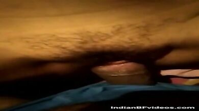 गाँव की लड़की की हलकी झाँटो वाली टाइट चुत को चोदा