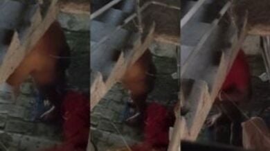 सीढियों के नीचे नंगी नहाती बड़े बूब्स वाली औरत को चुपके से देखा