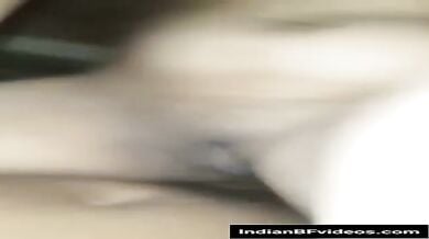 लंड पे क्रीम लगाकर गांड मरवाती हुई पाकिस्तानी भाभी