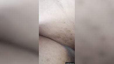 प्रेग्नेंट बीवी के निजी अंग दिखाएं बेहद करीब से