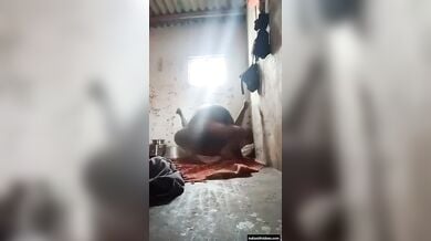 पड़ोसी औरत के घर जाकर उसको रंडी की तरह चोदा