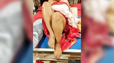 ब्यूटीफुल बेंगाली वाइफ ने छुपा छुपाकर दिखाएं अपने बुब