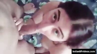 लंड को चूसकर घोड़ी बनकर चुदी पाकी लड़की