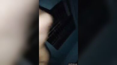 देसी क्यूट लड़की अपने बॉयफ्रेंड के ऊपर चड़के चुद रही है