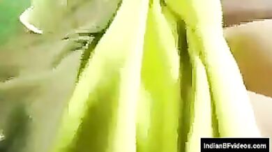 सेल्समैन के साथ घरेलू बीवी ने किया हॉट रोमांस!