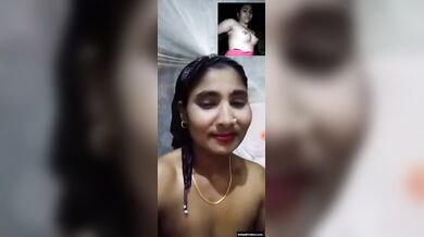 सेक्सी कामुक भाभी चुत मे ऊँगली करके दिखाती हुई