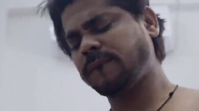 शादीशुदा औरत ने अपने पूर्व प्रेमी के साथ बनाए शारीरिक संबंध