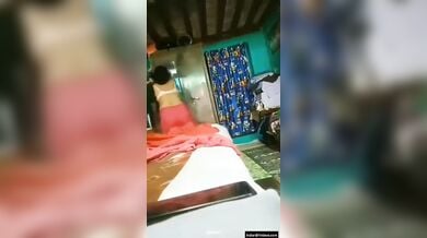 भाभी को कपडे बदलते वक़्त देवर ने चुपके से भाभी की नंगी वीडियो बनाई