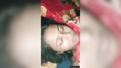 लूंगी वाले सौतेले बाप ने पैसों के बदले अपनी बेटी चुदवाई