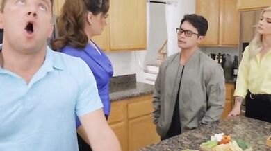 लैंडलॉर्ड लेडी से बचकर पेइंग गेस्ट कपल ने किया सेक्स