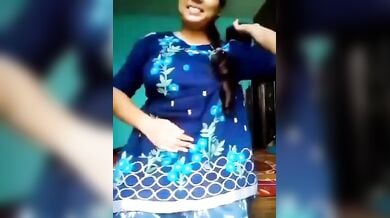 शर्मीली दीदी सारे कपड़े उतार कर हुई नंगी