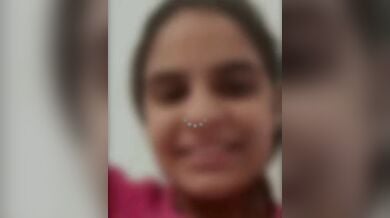 चूत और बूब्स दिखाती नटखट टाइप की क्यूट इंडियन लड़की