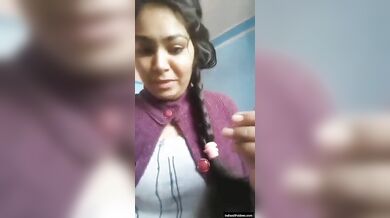 अपनी ही चूत का पान चाटा तमिल लड़की ने
