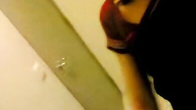 बॉयफ्रेंड के लंड की चहेती गर्लफ्रेंड ने दिया किसिंग के बाद ब्लोजॉब