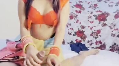 भाभी के थूक से देवर का मोटा लंड हुआ गीला