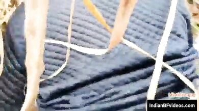 गन्ने के खेत में साड़ी वाली देहाती औरत की बुर में घुसाया लंड का गन्ना