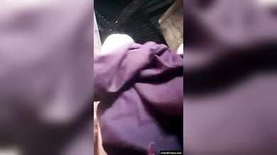 गांड में बैंगन डालती बहनजी टाइप की सभ्य लड़की