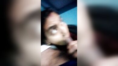टीवी देखते हुए भाभी ने लंड चूसा देवर जी का