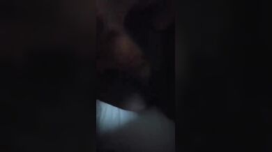 खूबसूरत बीवी की सांवली सलोनी चिकनी चूत खोलकर चोदी