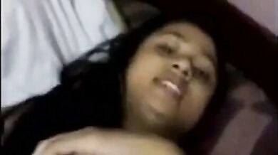 शर्मीली इंडियन गर्लफ्रेंड का सेक्स एम एम एस बनाया