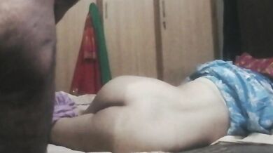 दुबई से आई चाची की चुदाई की पापा ने