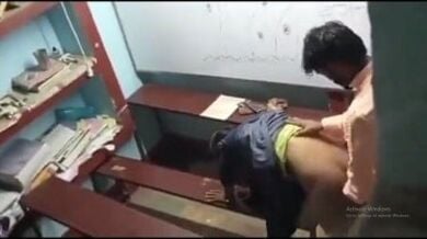 ट्यूशन टीचर ने क्लास रूम में ही चोदी अपनी छात्रा