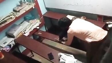 ट्यूशन टीचर ने क्लास रूम में ही चोदी अपनी छात्रा