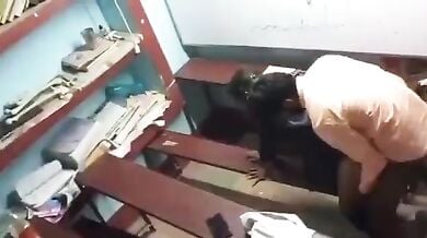 ट्यूशन टीचर ने क्लास रूम में ही चोदी अपनी छात्रा