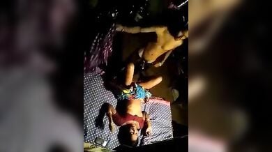 मेरे पड़ोसी देवर भाभी की रतिक्रीड़ा मैंने छोटी खिड़की से चुपके से फिल्माई