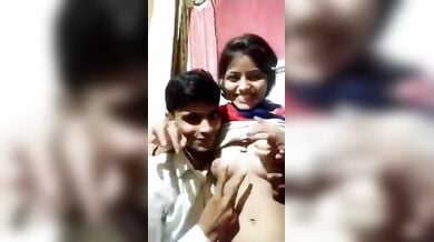 कजिन भाई बहन ने की प्यार भरी किसिंग, फिर भाई ने चूसे उसके चूची